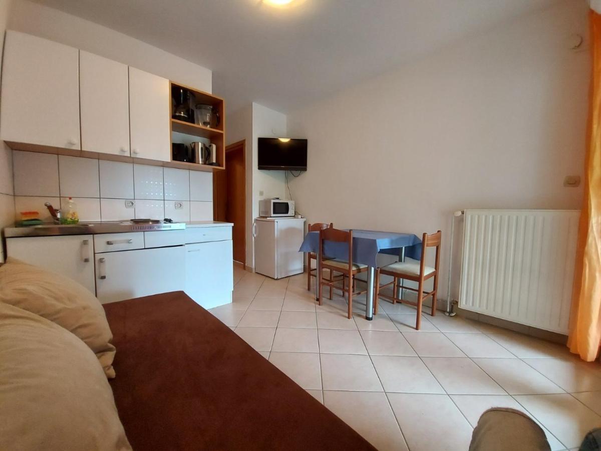 Apartment Pezic Krk Town Εξωτερικό φωτογραφία